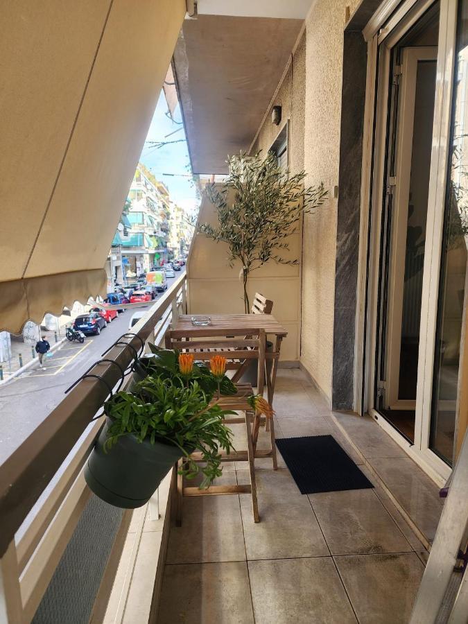 Newly Renovated Apartment 7 Min Walk From Acropolis Atene Esterno foto