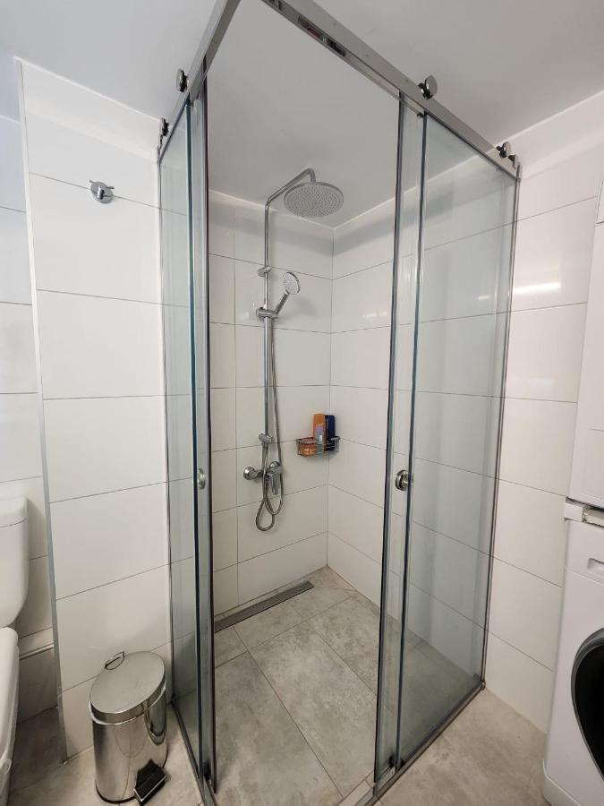 Newly Renovated Apartment 7 Min Walk From Acropolis Atene Esterno foto
