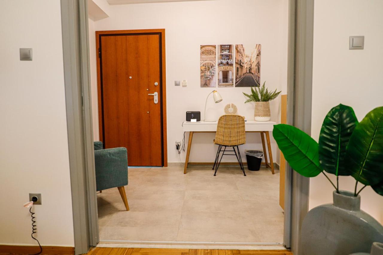 Newly Renovated Apartment 7 Min Walk From Acropolis Atene Esterno foto