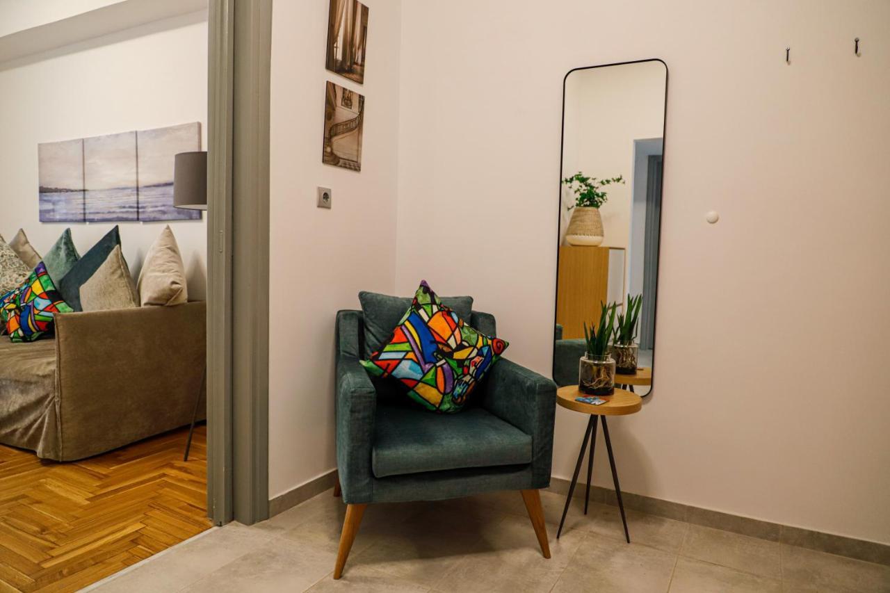 Newly Renovated Apartment 7 Min Walk From Acropolis Atene Esterno foto