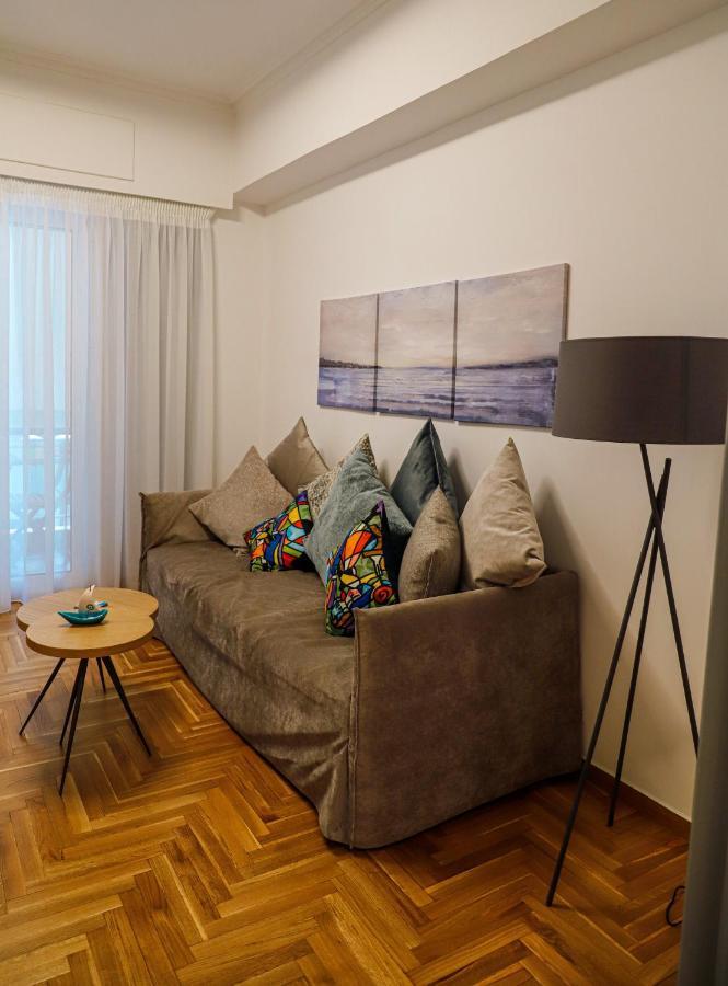 Newly Renovated Apartment 7 Min Walk From Acropolis Atene Esterno foto