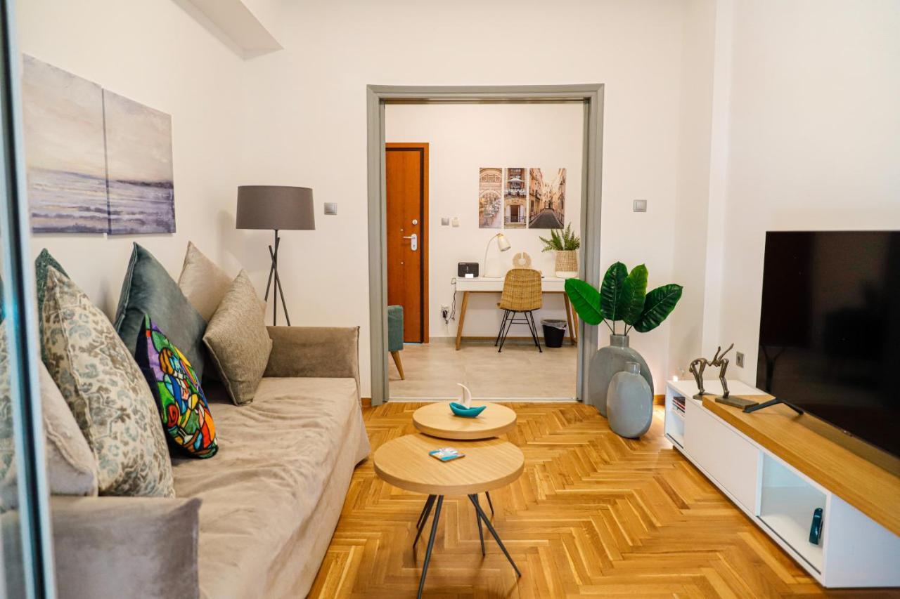 Newly Renovated Apartment 7 Min Walk From Acropolis Atene Esterno foto