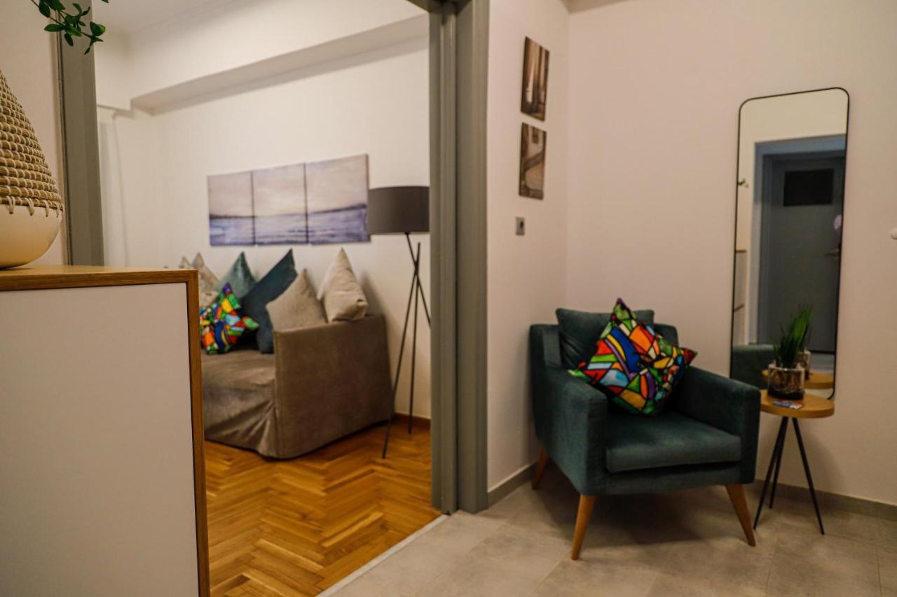 Newly Renovated Apartment 7 Min Walk From Acropolis Atene Esterno foto