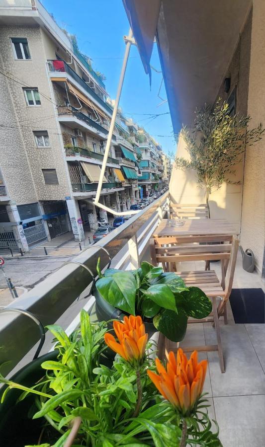 Newly Renovated Apartment 7 Min Walk From Acropolis Atene Esterno foto