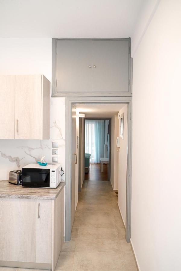 Newly Renovated Apartment 7 Min Walk From Acropolis Atene Esterno foto