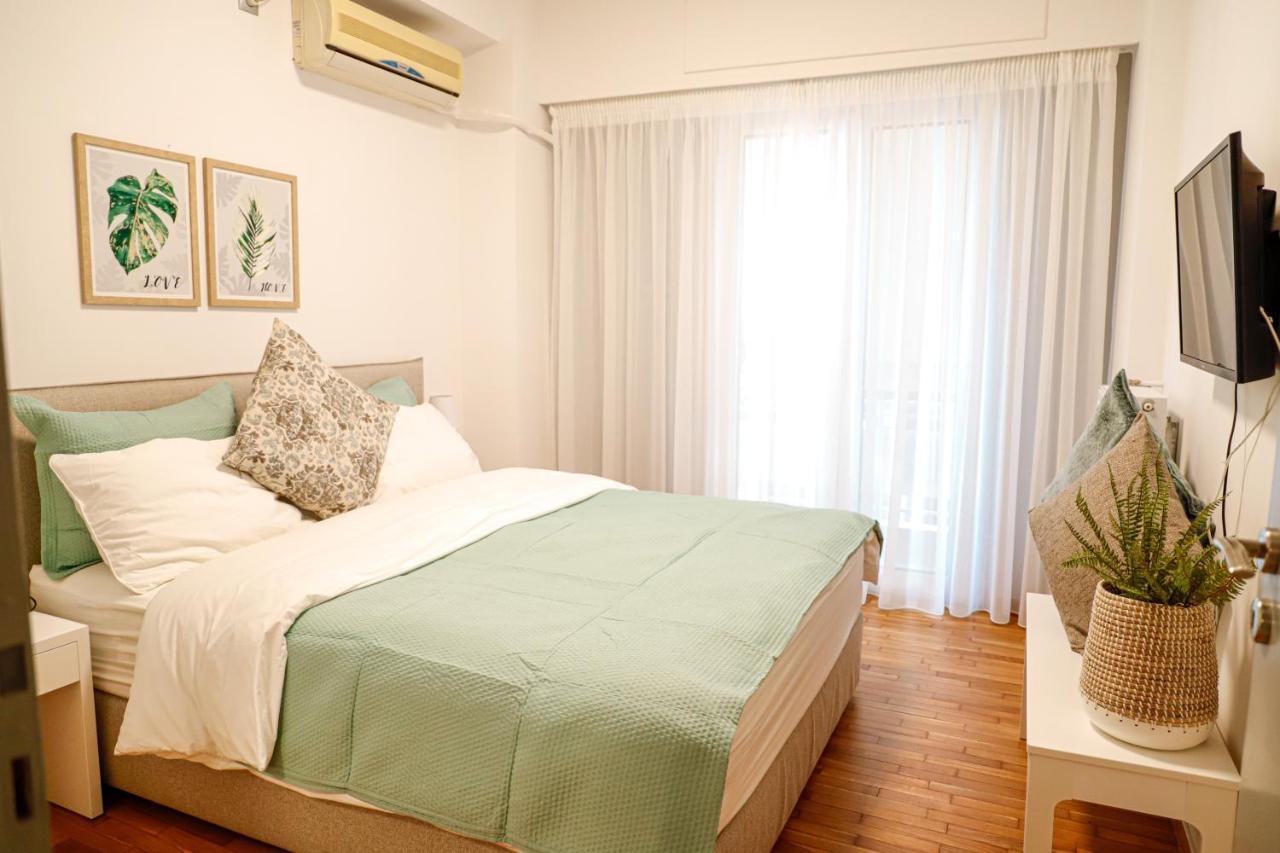 Newly Renovated Apartment 7 Min Walk From Acropolis Atene Esterno foto