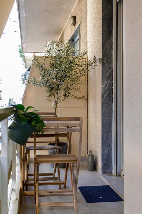Newly Renovated Apartment 7 Min Walk From Acropolis Atene Esterno foto