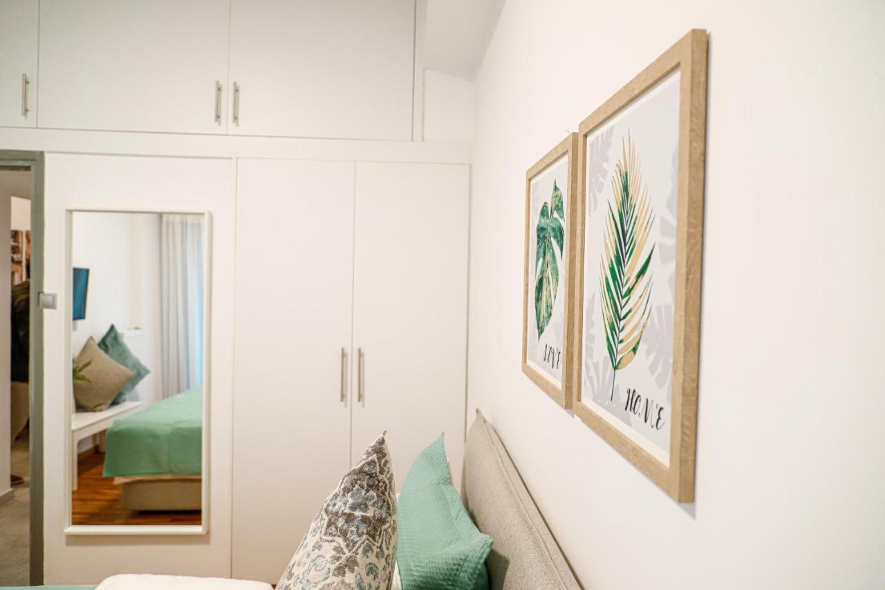 Newly Renovated Apartment 7 Min Walk From Acropolis Atene Esterno foto