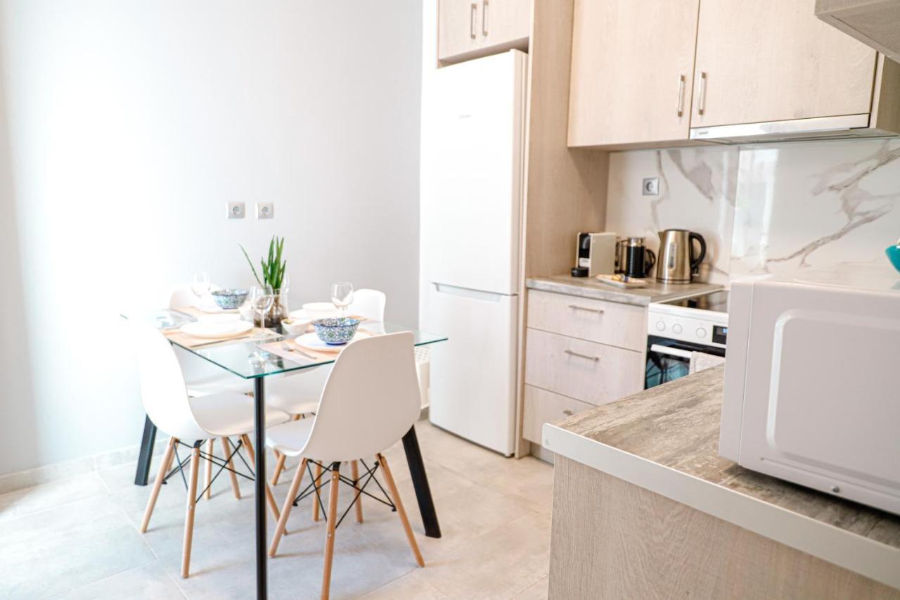 Newly Renovated Apartment 7 Min Walk From Acropolis Atene Esterno foto
