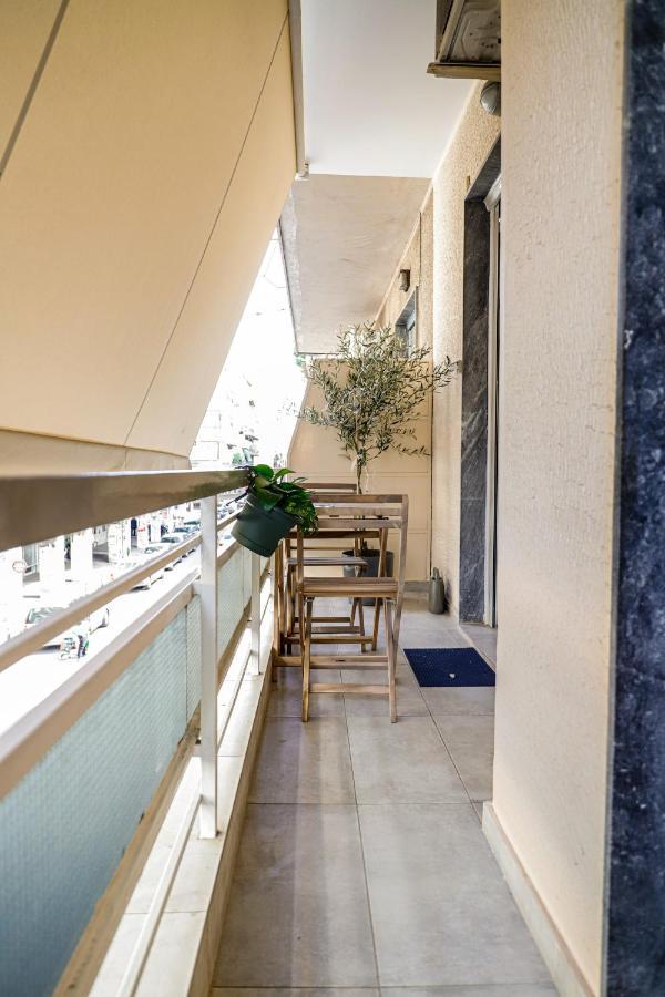 Newly Renovated Apartment 7 Min Walk From Acropolis Atene Esterno foto