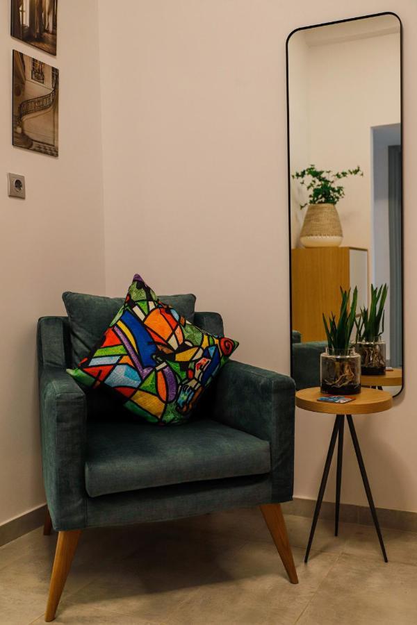 Newly Renovated Apartment 7 Min Walk From Acropolis Atene Esterno foto